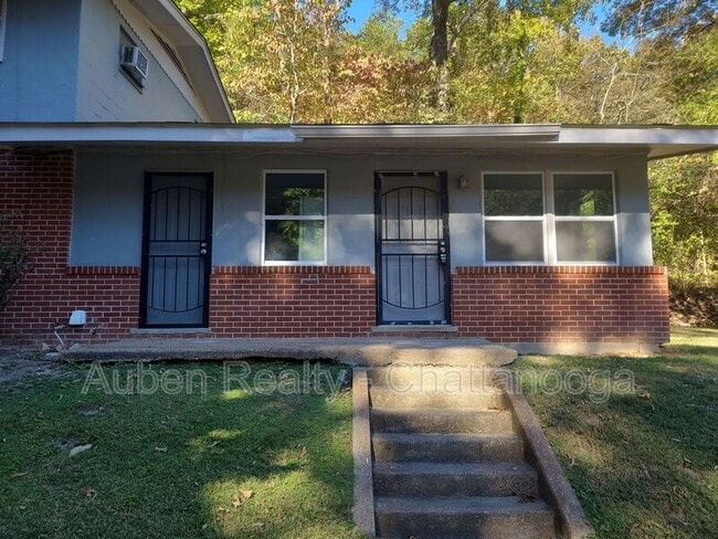 property at 715 Lupton Dr