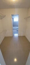 9367 Fontainebleau Blvd, Unit Fontainbleau Great Place in Miami, FL - Building Photo - Building Photo