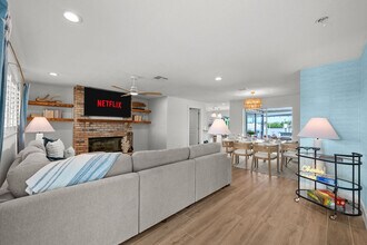 350 La Hacienda Dr in Indian Rocks Beach, FL - Building Photo - Building Photo