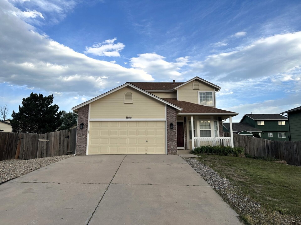 1155 Pond Side Dr in Colorado Springs, CO - Foto de edificio