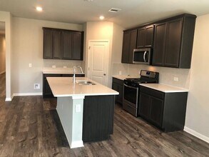 1237 Oak Chase Wy in Leander, TX - Building Photo - Building Photo