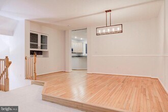 5168 Ballycastle Cir in Alexandria, VA - Building Photo - Building Photo