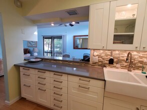 2216-2H-7 Bahia Vista St in Sarasota, FL - Building Photo - Building Photo