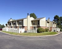 Building Photo - The Pines at Pinehurst Apartamentos in Denver, Colorado