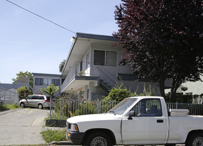 1526 Harmon St in Berkeley, CA - Building Photo - Building Photo