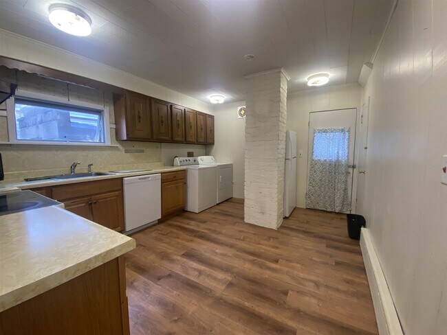15 Corinthian Rd, Unit 1