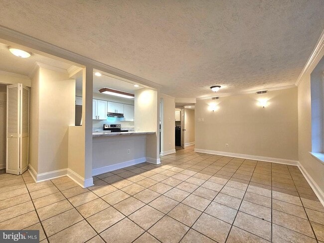 8386B Brockham Dr in Alexandria, VA - Building Photo - Building Photo