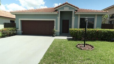 16476 SW 76th St in Miami, FL - Building Photo - Building Photo