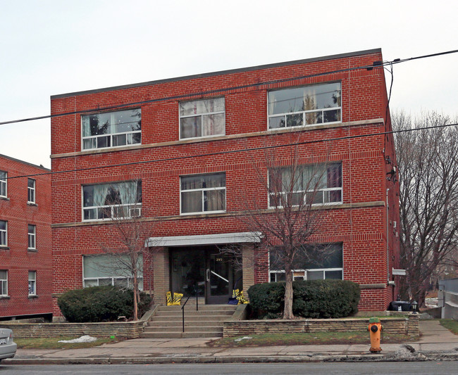 1295 Bayview Ave in Toronto, ON - Building Photo - Primary Photo