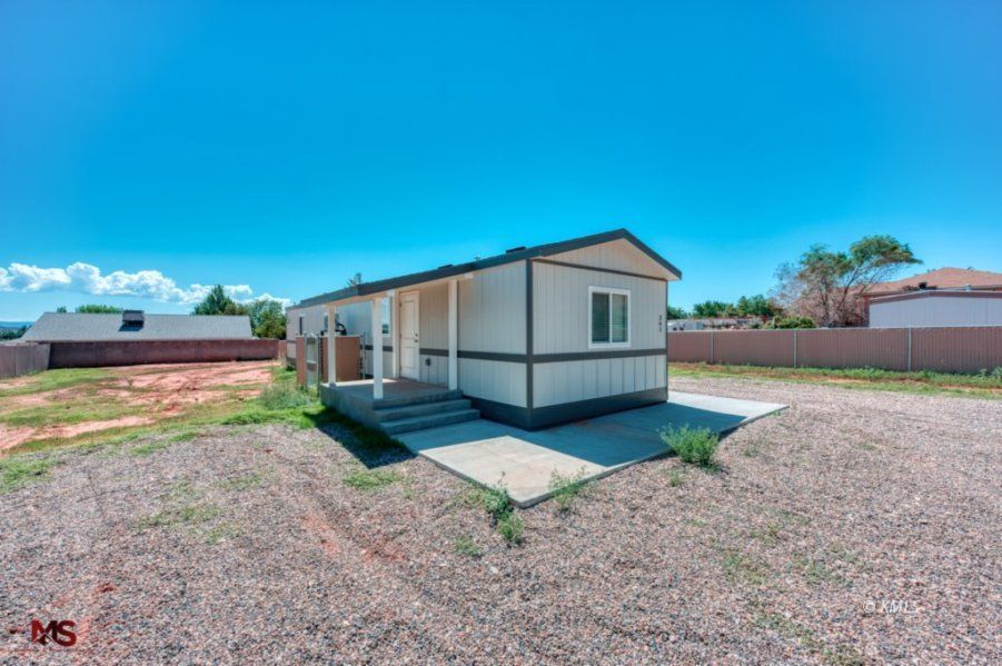 361 W Johnson Dr in Kanab, UT - Foto de edificio