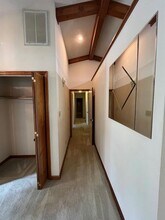 2223 Pinecroft Rd in Greensboro, NC - Foto de edificio - Building Photo