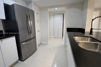 17375 Collins Ave in Sunny Isles Beach, FL - Building Photo - Building Photo