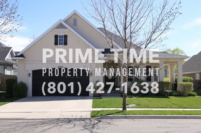 property at 4457 N Briarwood Ln