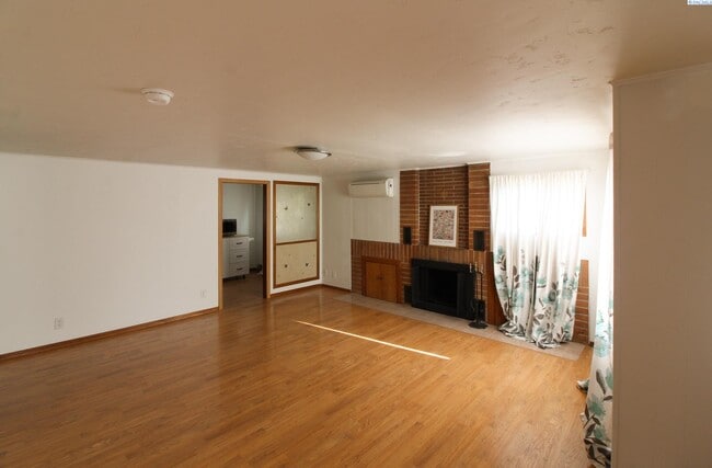 706 Davenport St in Richland, WA - Building Photo - Building Photo