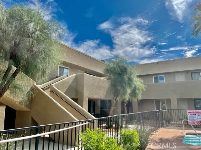 44220 San Pablo Ave-Unit -1 in Palm Desert, CA - Foto de edificio - Building Photo