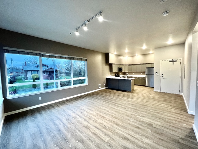 2330 Yakima Ct in Tacoma, WA - Building Photo - Building Photo