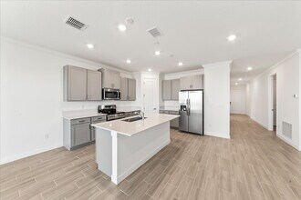 2037 Fuchsia Pl NW in Palm Bay, FL - Building Photo - Building Photo