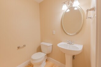 1035 Road Runner St., Unit Unit 5 in Helena, MT - Foto de edificio - Building Photo