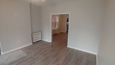 652 Southern Ave-Unit -1 in Pittsburgh, PA - Foto de edificio - Building Photo