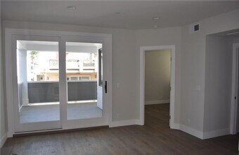 228 16th Pl in Manhattan Beach, CA - Building Photo - Building Photo