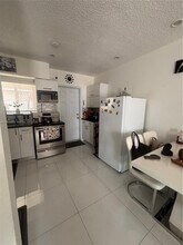 5271 NW 5th St, Unit 5271 in Miami, FL - Foto de edificio - Building Photo