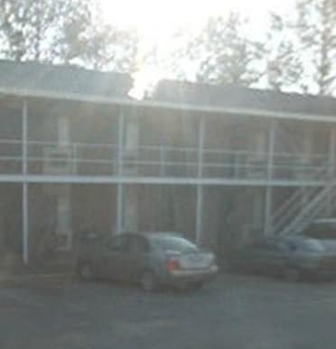 Southland Place in Americus, GA - Building Photo