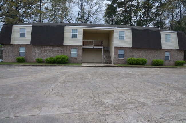 815 E Lee St, Building 7, Unit 7-D