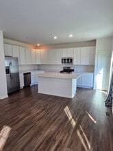 1123 Hawk Hollow Dr in Yorkville, IL - Building Photo - Building Photo