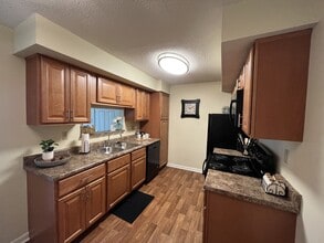 Monroeville Apartments at Belmont Ridge in Monroeville, PA - Foto de edificio - Building Photo