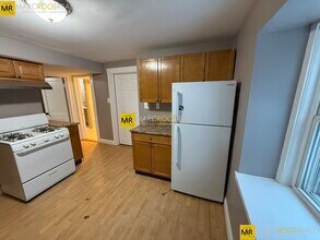 184 Gladstone St, Unit 1 in Boston, MA - Building Photo - Building Photo