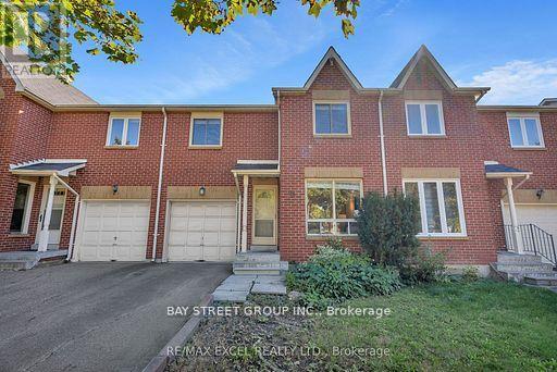 31 Rachel Crescent in Markham, ON - Building Photo