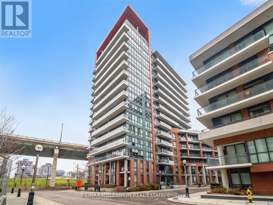 50-750 Bruyeres Mews in Toronto, ON - Building Photo