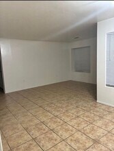 5117 S H St in Bakersfield, CA - Building Photo - Building Photo