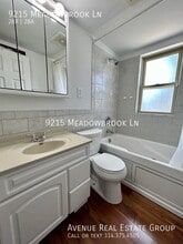 9215 Meadowbrook Ln in Overland, MO - Building Photo - Building Photo