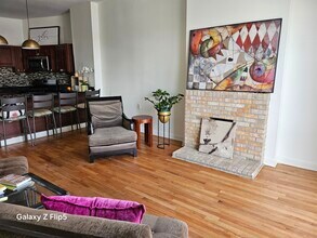 2417 W Warren Blvd, Unit 2 in Chicago, IL - Building Photo - Building Photo