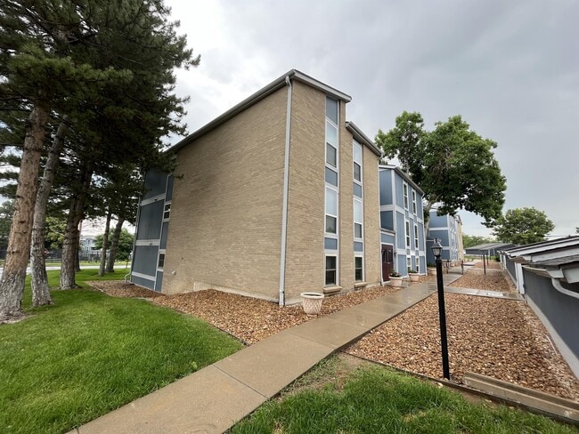 7342 S Xenia Cir in Centennial, CO - Building Photo - Building Photo