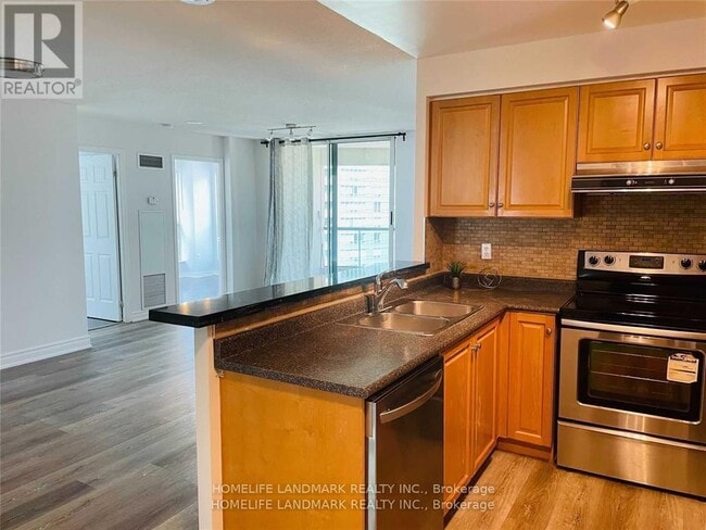 property at 7 Lorraine Dr