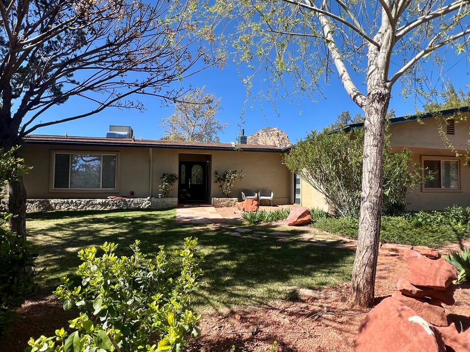 15 Last Wagon Cir in Sedona, AZ - Building Photo