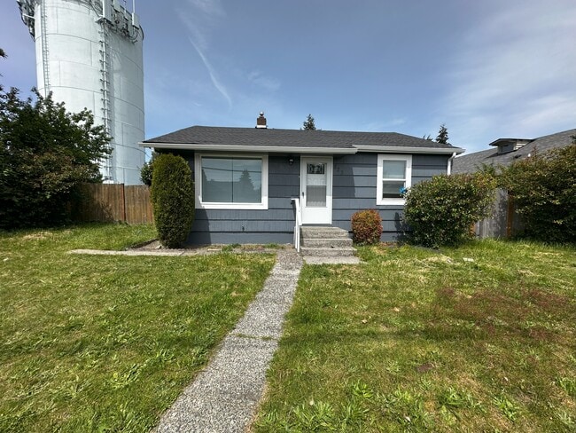 property at 823 E 64th St