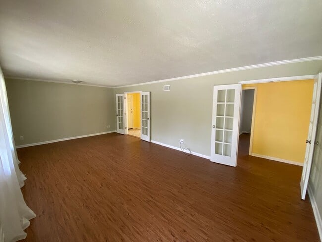 220 Oxford Dr in Savannah, GA - Building Photo - Building Photo