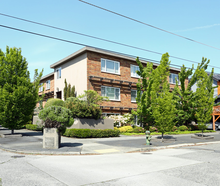 Garden View Apartments in Seattle, WA - Building Photo