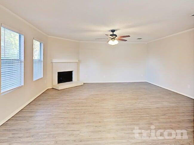 647 Blue Chalk Dr in Cedar Hill, TX - Building Photo - Building Photo