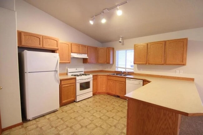 7576 N Courcelles Pkwy in Coeur d'Alene, ID - Building Photo - Building Photo