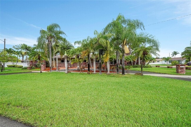 1518 N Yale Dr in Hollywood, FL - Building Photo - Building Photo