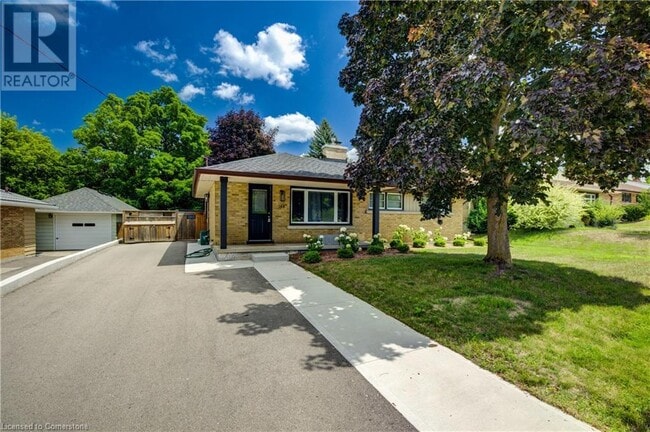property at 144 Ellis Crescent S