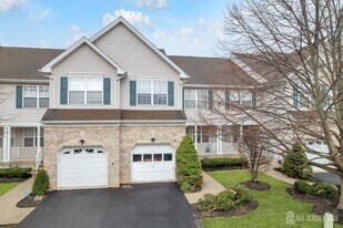 75 Jared Dr in North Brunswick, NJ - Building Photo