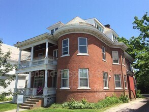 90 N Winooski Ave in Burlington, VT - Building Photo - Building Photo