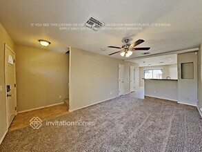 7801 N 44th Dr in Glendale, AZ - Foto de edificio - Building Photo