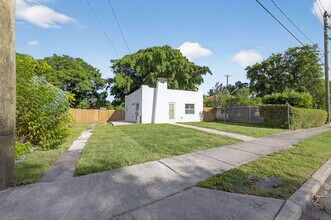 3108 Greenwood Ave in West Palm Beach, FL - Building Photo - Building Photo