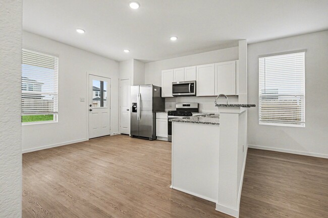 622 Amber Fls Dr in Montgomery, TX - Building Photo - Building Photo